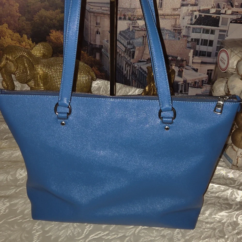 Coach Gallery Tote - Picture 5 of 9